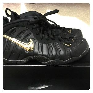 Air Foamposite Pro Black Metallic Gold Sz 8.5 Mens